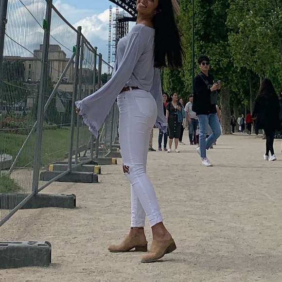 American Eagle Outfitters Tops - Long belle sleeve top